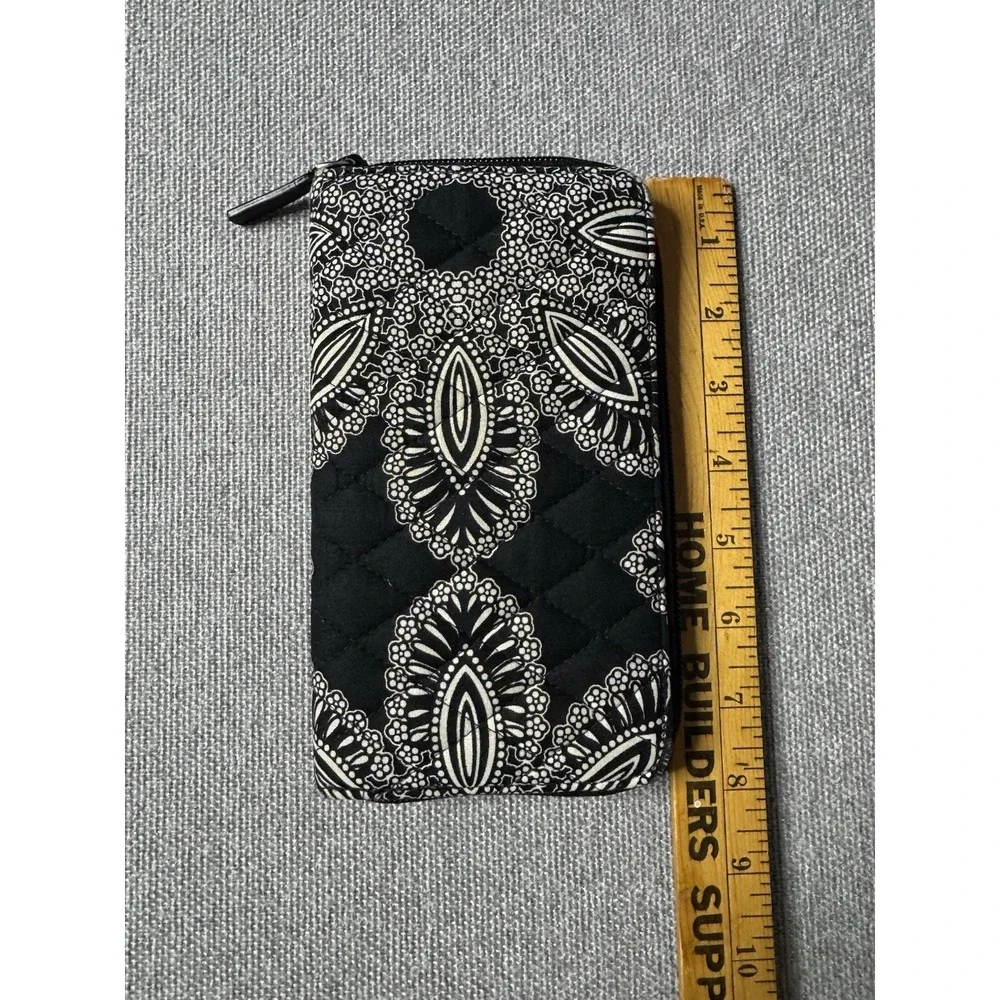 Vera Bradley Women's Large Zip-Around Wallet Black & White Blanco Bouquet